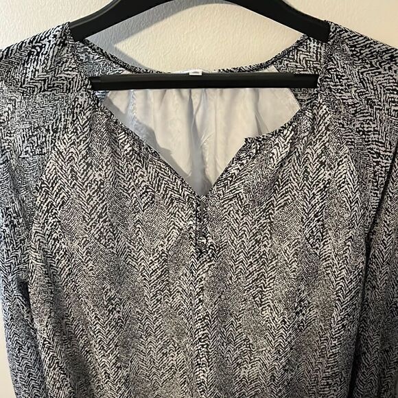 Daily Thread NWT Women’s SIZE 2X Long Sleeved Dress Shirt - Picture 2 of 3